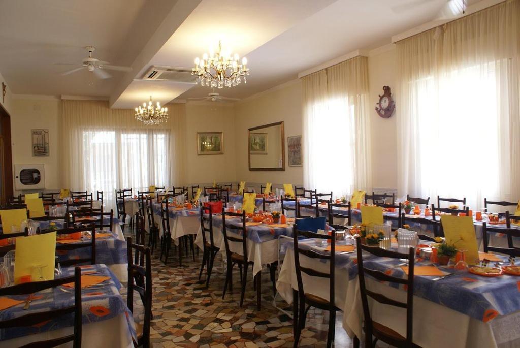 Hotel Maria Piera Rimini Ngoại thất bức ảnh